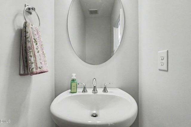 403 W Odell Lane, Zebulon, NC 27597