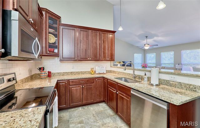1203 Sadie Lane, Fenton, MO 63026