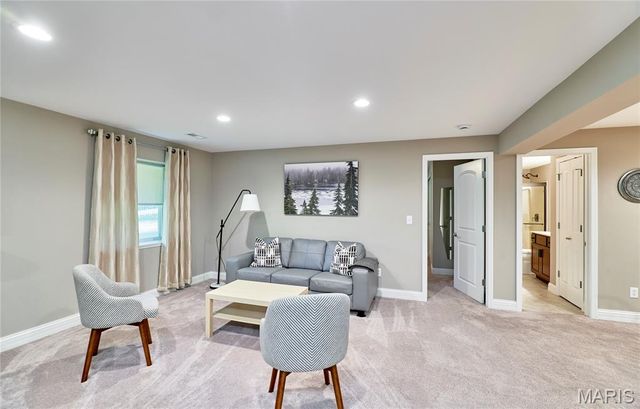 1203 Sadie Lane, Fenton, MO 63026