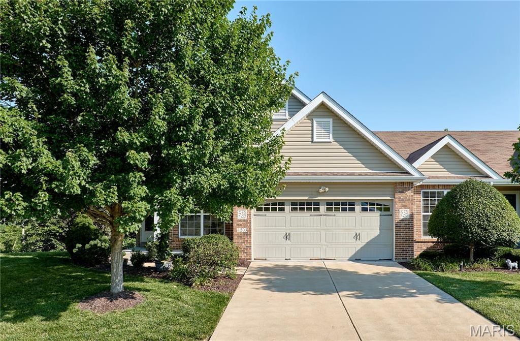 1203 Sadie Lane, Fenton, MO 63026