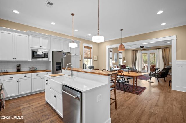 226 Coosaw Point Boulevard, Beaufort, SC 29907