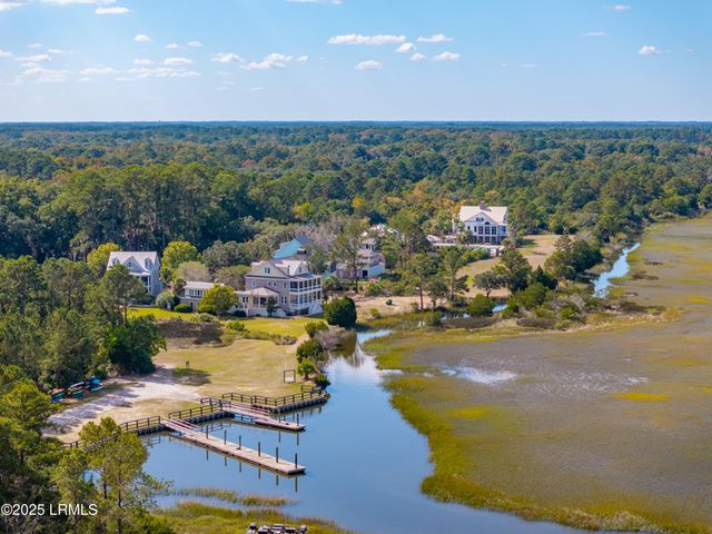 226 Coosaw Point Boulevard, Beaufort, SC 29907