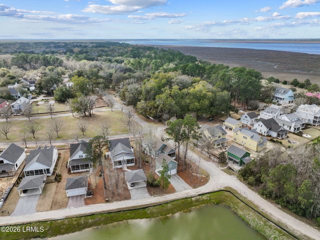 226 Coosaw Point Boulevard, Beaufort, SC 29907