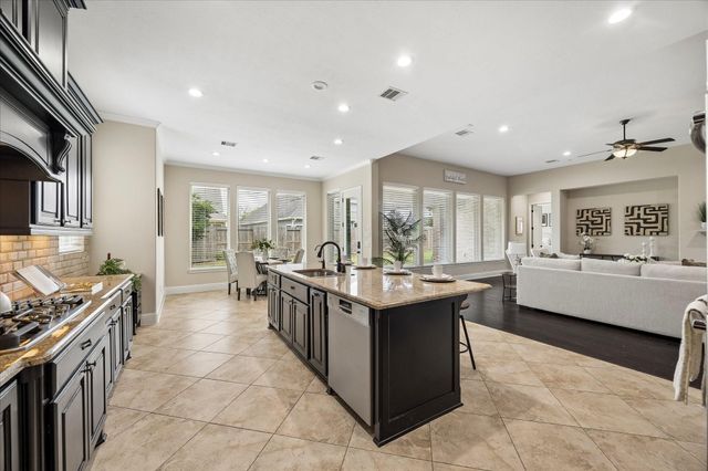 6 Cotton Iron Drive, Missouri City, TX 77459