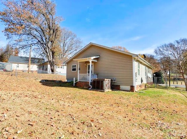 1001 West Circle, Gastonia, NC 28054