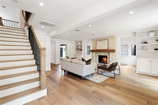 814 Azalea Street, Houston, TX 77018