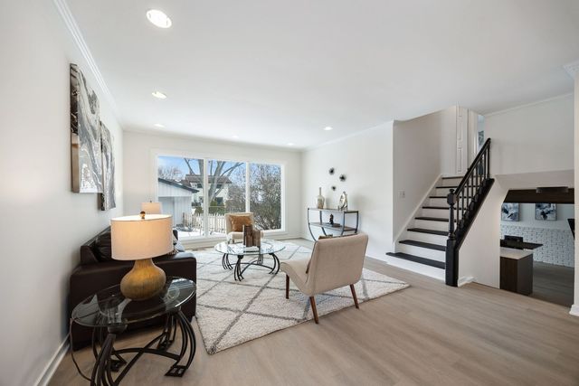 630 Bode Road, Hoffman Estates, IL 60169