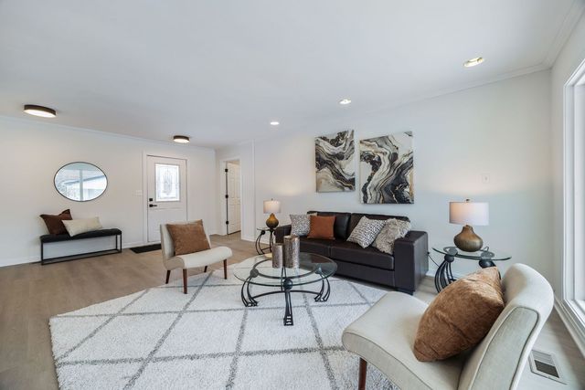 630 Bode Road, Hoffman Estates, IL 60169