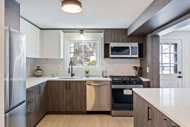 630 Bode Road, Hoffman Estates, IL 60169