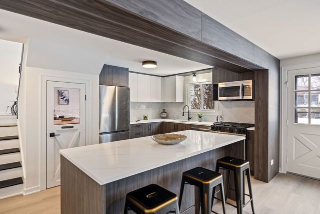 630 Bode Road, Hoffman Estates, IL 60169