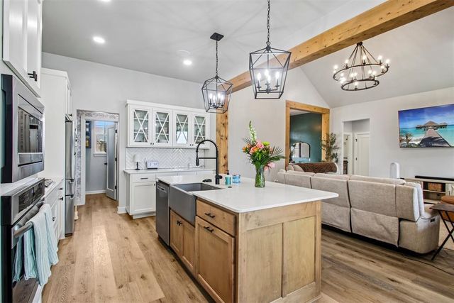 2208 W Earl Drive, Mustang, OK 73064