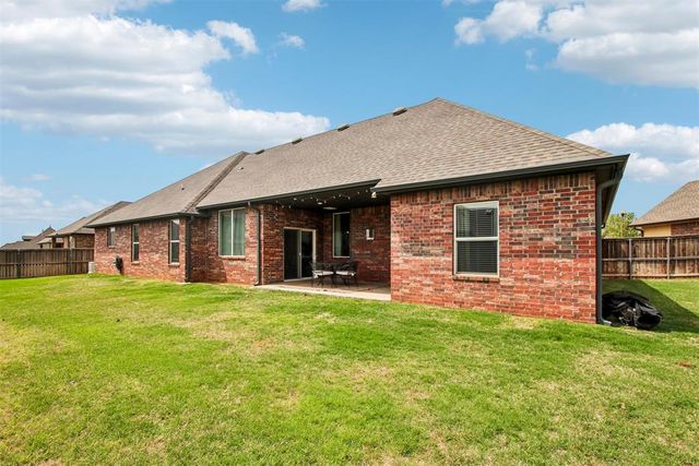 2208 W Earl Drive, Mustang, OK 73064