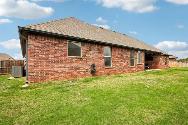 2208 W Earl Drive, Mustang, OK 73064