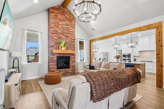 2208 W Earl Drive, Mustang, OK 73064