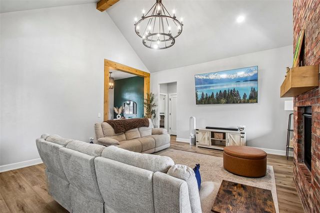 2208 W Earl Drive, Mustang, OK 73064