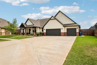 2208 W Earl Drive, Mustang, OK 73064