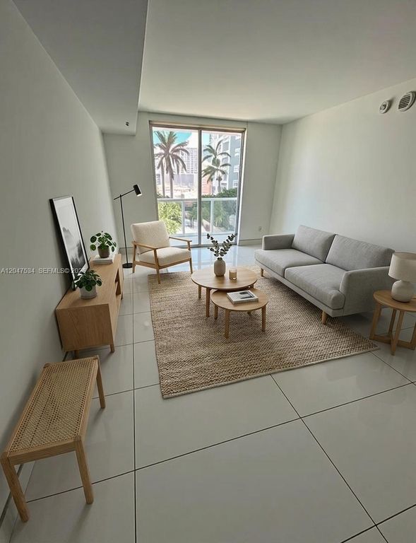 244 Biscayne Blvd 1009, Miami, FL 33132