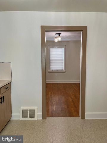 273 LOCUST ST, Hanover, PA 17331