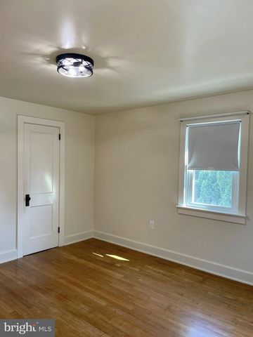 273 LOCUST ST, Hanover, PA 17331