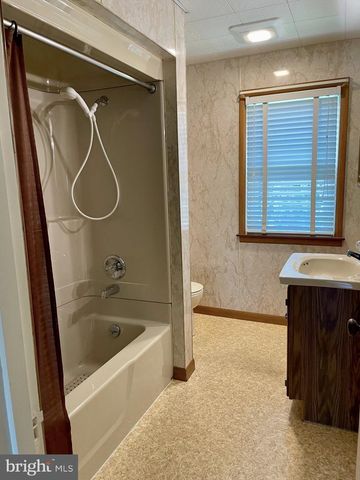273 LOCUST ST, Hanover, PA 17331