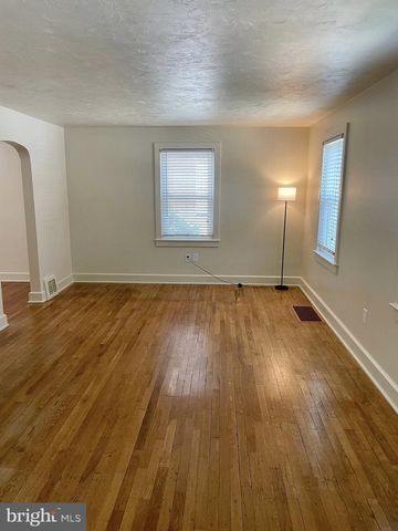 273 LOCUST ST, Hanover, PA 17331