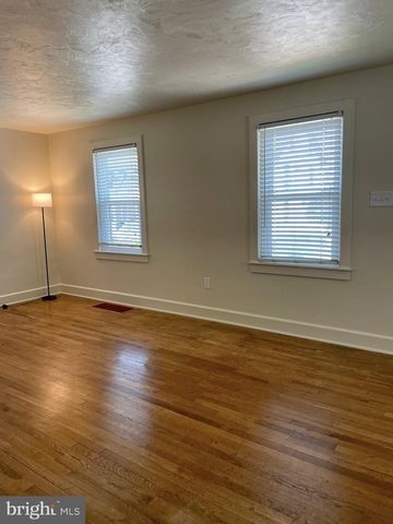 273 LOCUST ST, Hanover, PA 17331
