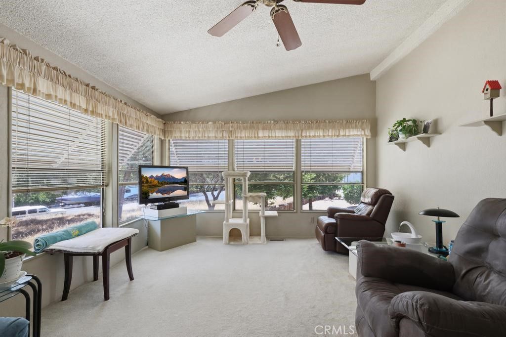 Image 3 of property listing at 16 Harbor Court, Oroville, CA 95966
