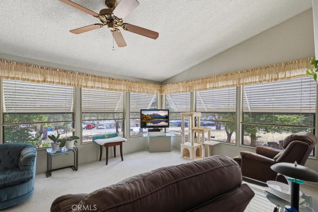 Image 4 of property listing at 16 Harbor Court, Oroville, CA 95966