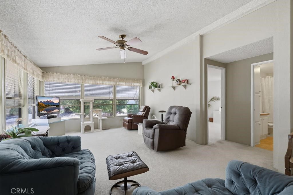 Image 5 of property listing at 16 Harbor Court, Oroville, CA 95966