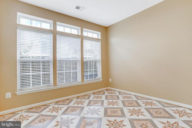 8482 HALLIE ROSE ST, Alexandria, VA 22309