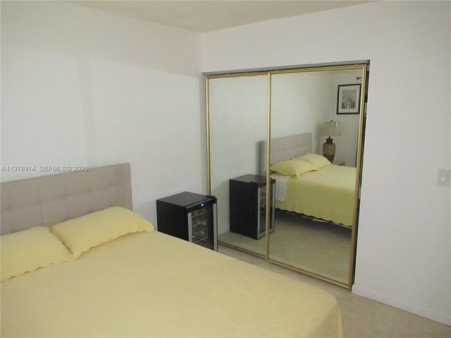 580 Egret Dr 216, Hallandale Beach, FL 33009