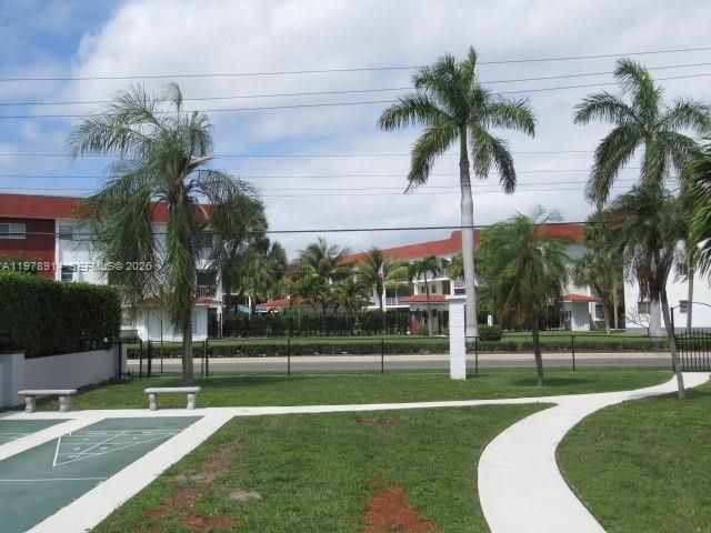 580 Egret Dr 216, Hallandale Beach, FL 33009