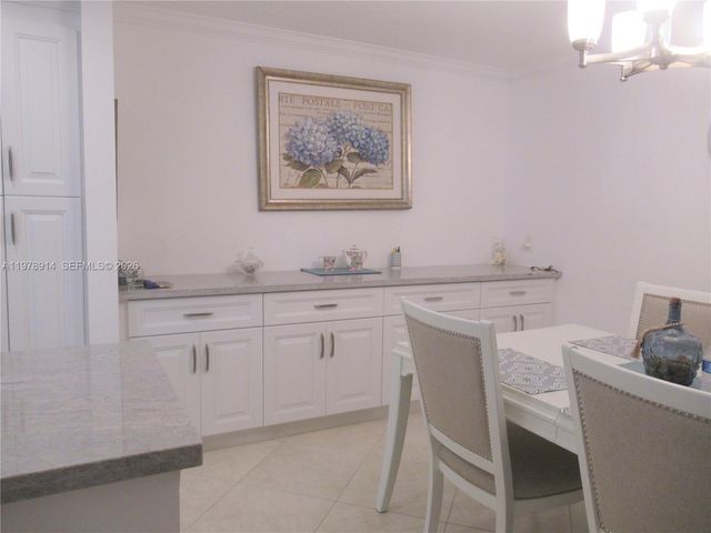 580 Egret Dr 216, Hallandale Beach, FL 33009