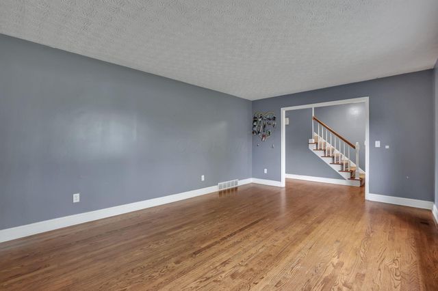 4247 Unroe Avenue, Grove City, OH 43123