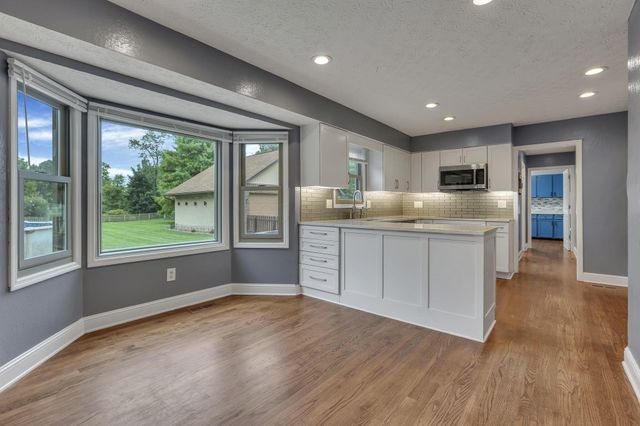 4247 Unroe Avenue, Grove City, OH 43123