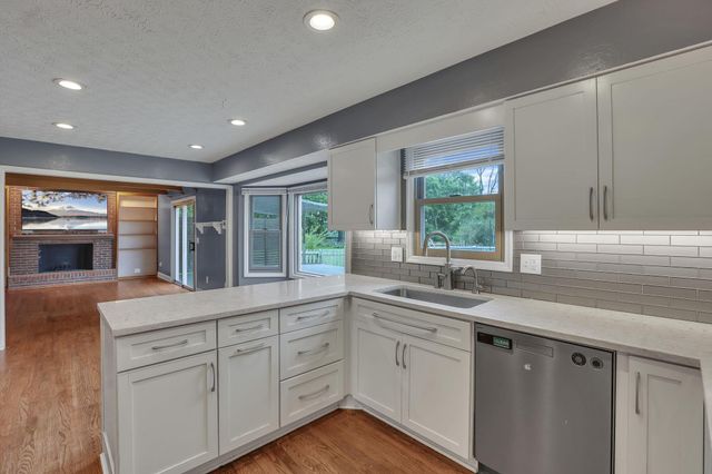 4247 Unroe Avenue, Grove City, OH 43123