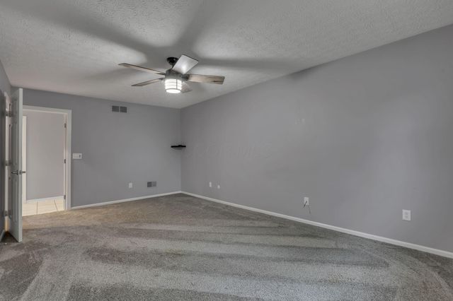 4247 Unroe Avenue, Grove City, OH 43123