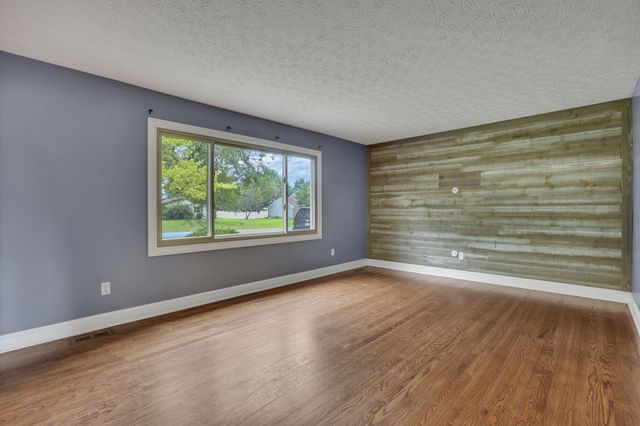 4247 Unroe Avenue, Grove City, OH 43123