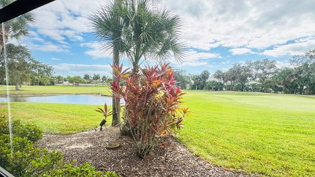 44 Plantation Drive 102, Vero Beach, FL 32966