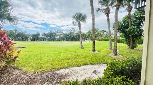 44 Plantation Drive 102, Vero Beach, FL 32966