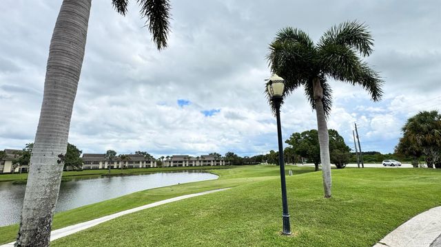 44 Plantation Drive 102, Vero Beach, FL 32966