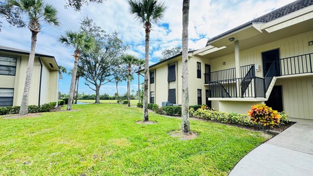 44 Plantation Drive 102, Vero Beach, FL 32966