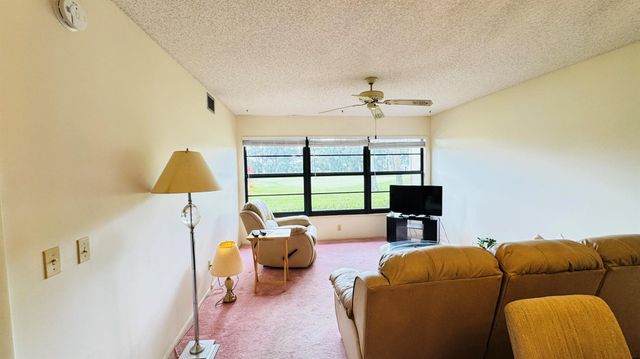 44 Plantation Drive 102, Vero Beach, FL 32966