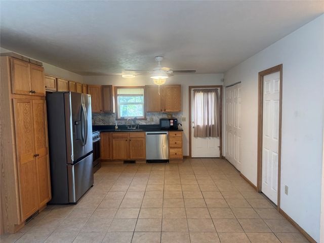 2215 HOLLAND Street, Erie, PA 16503