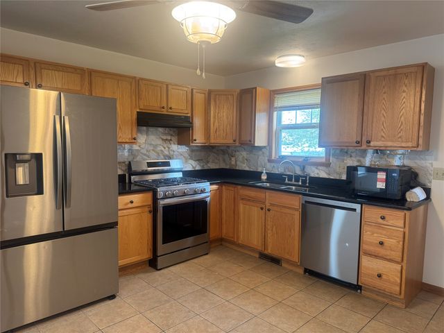 2215 HOLLAND Street, Erie, PA 16503