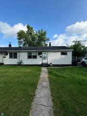 1822 7th Avenue S, Fargo, ND 58103