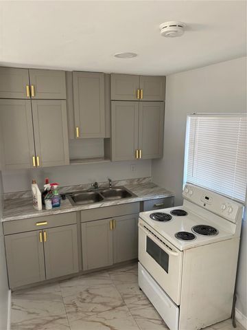 3932 SW 12th Place, Fort Lauderdale, FL 33312