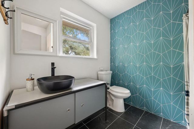 1003 Minda DR, Austin, TX 78758