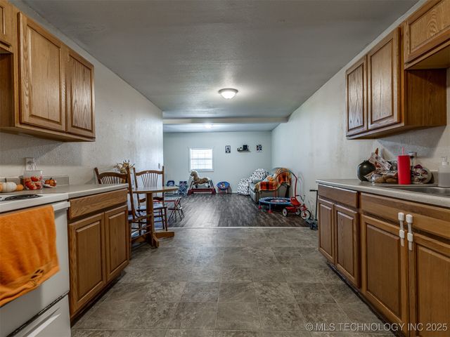 940 N Ross Avenue, Dewey, OK 74029