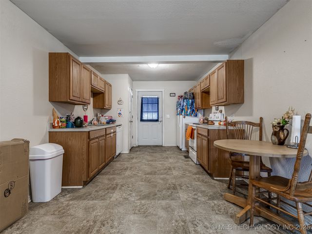 940 N Ross Avenue, Dewey, OK 74029